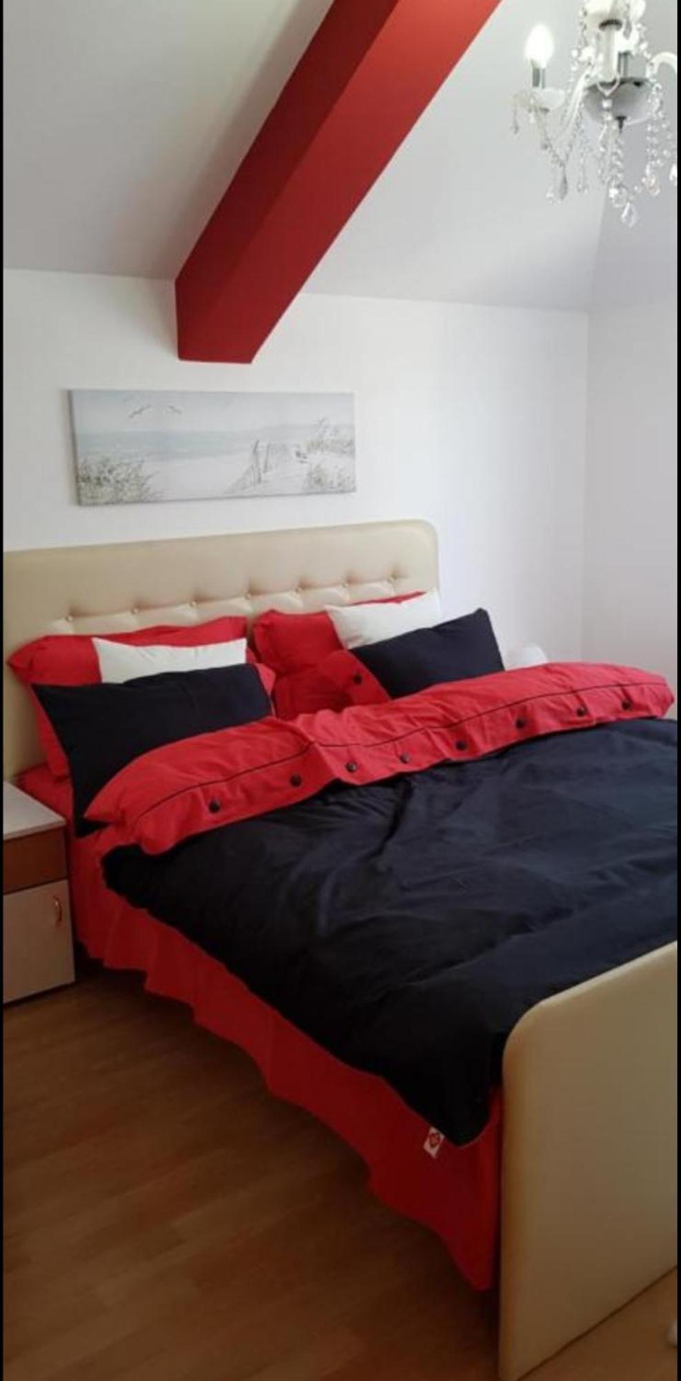 Lux Apartments With Pool Dex Zemun Polje Екстер'єр фото