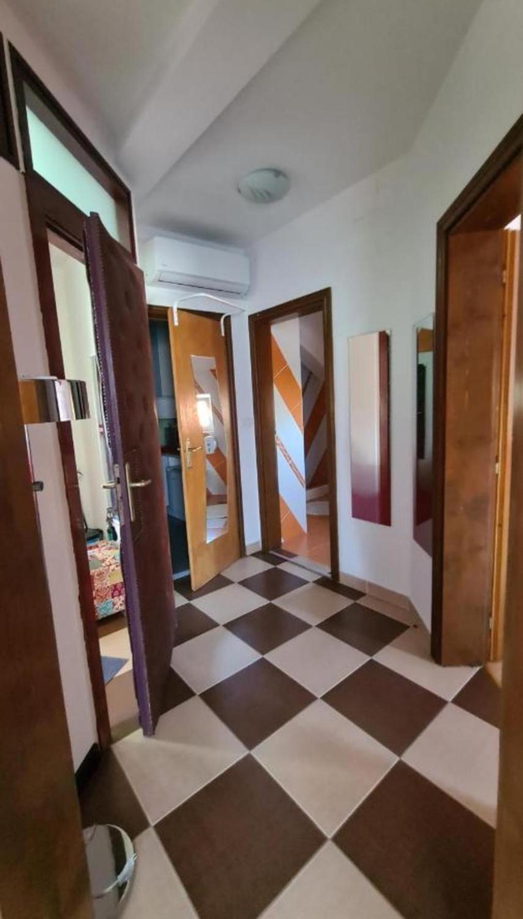 Lux Apartments With Pool Dex Zemun Polje Екстер'єр фото